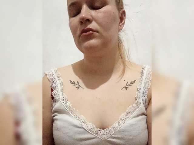 Dana18-1 live cam on BongaCams