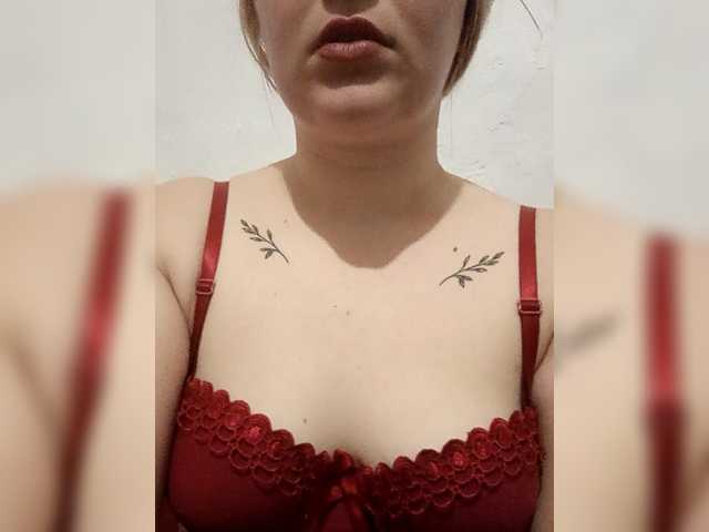 Dana18-1 live cam on BongaCams