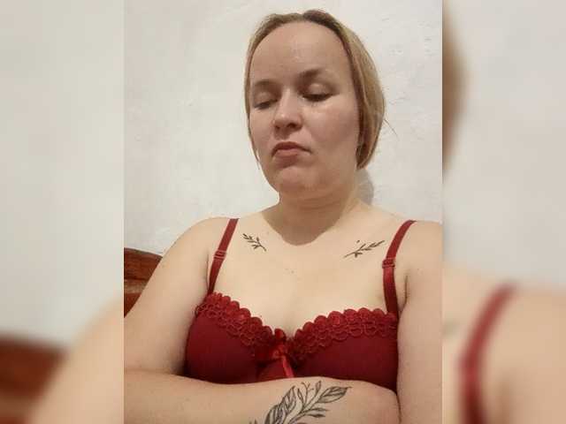 Dana18-1 live cam on BongaCams