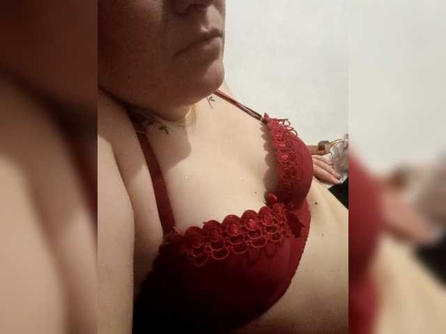 Dana18-1 live cam on BongaCams