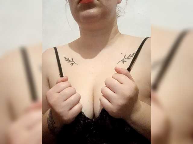 Dana18-1 live cam on BongaCams