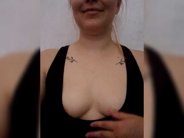 Dana18-1 live cam on BongaCams
