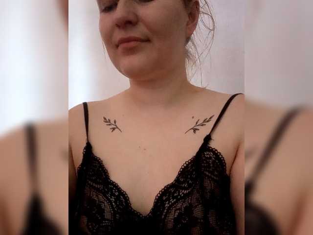 Dana18-1 live cam on BongaCams