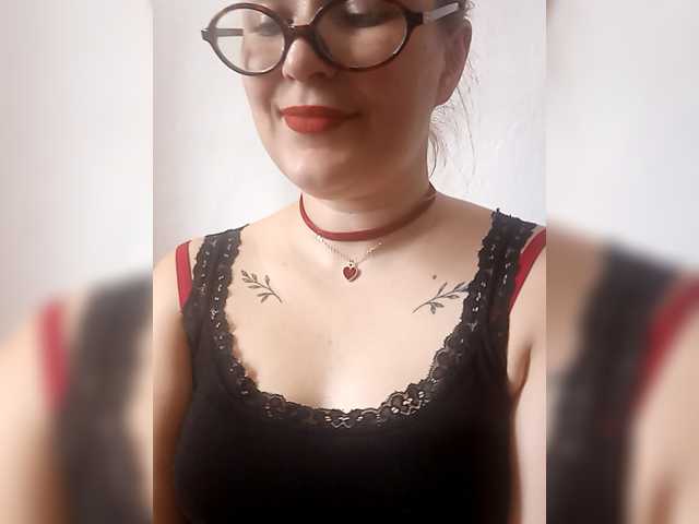Dana18-1 live cam on BongaCams