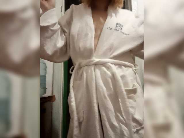 Dana18-1 live cam on BongaCams