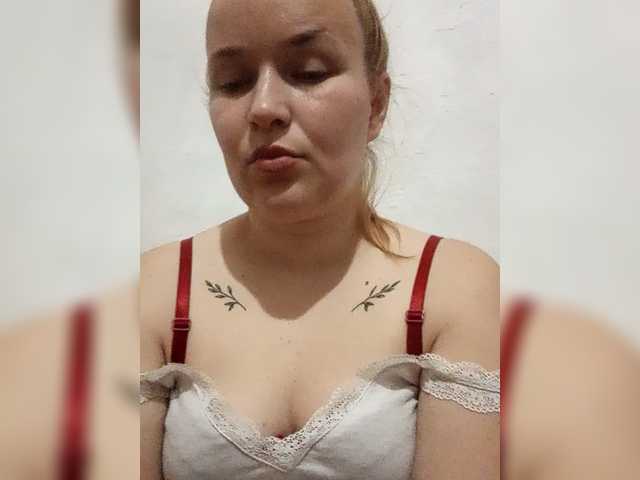 Dana18-1 live cam on BongaCams