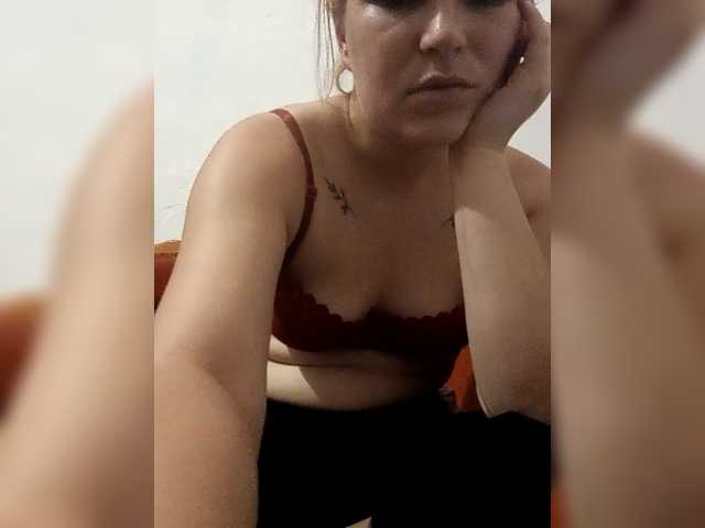 Dana18-1 live cam on BongaCams