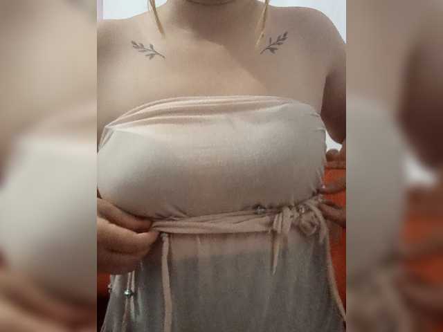 Dana18-1 Cam en direct sur BongaCams