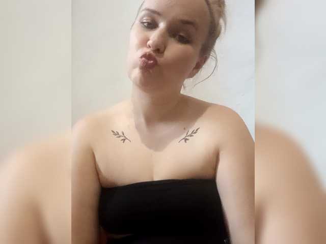 Dana18-1 live cam on BongaCams
