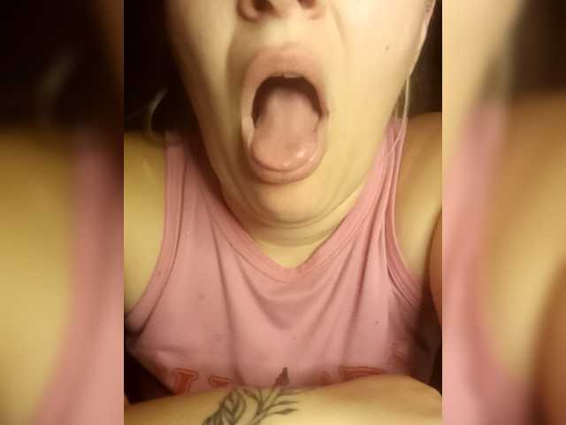 Dana18-1 live cam on BongaCams