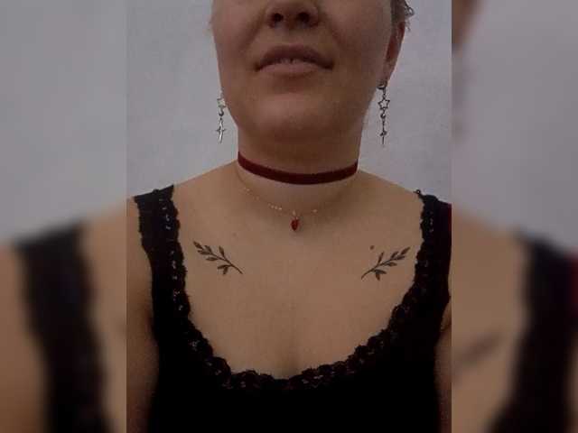 Dana18-1 live cam on BongaCams