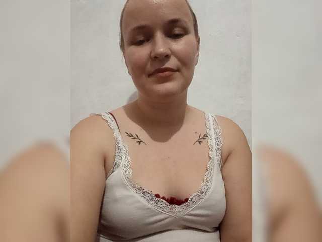 Dana18-1 live cam on BongaCams