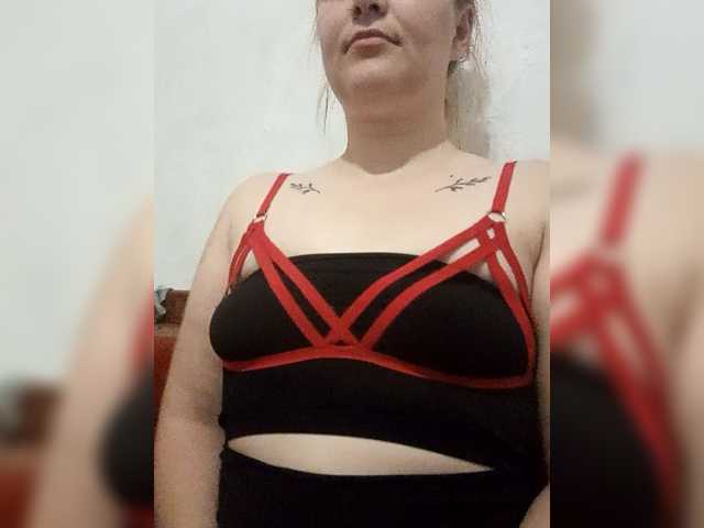 Dana18-1 live cam on BongaCams