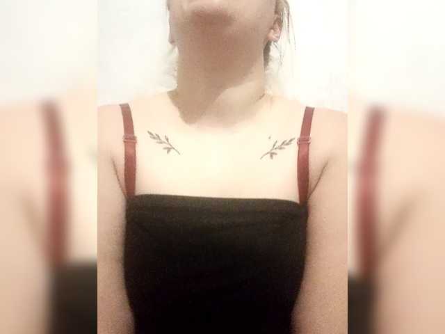Dana18-1 live cam on BongaCams