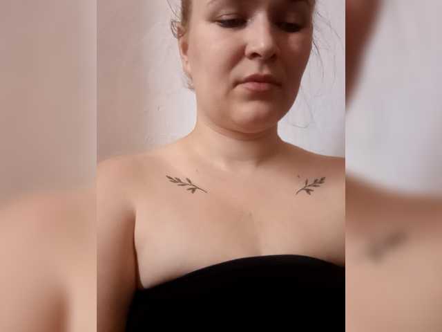 Dana18-1 live cam on BongaCams