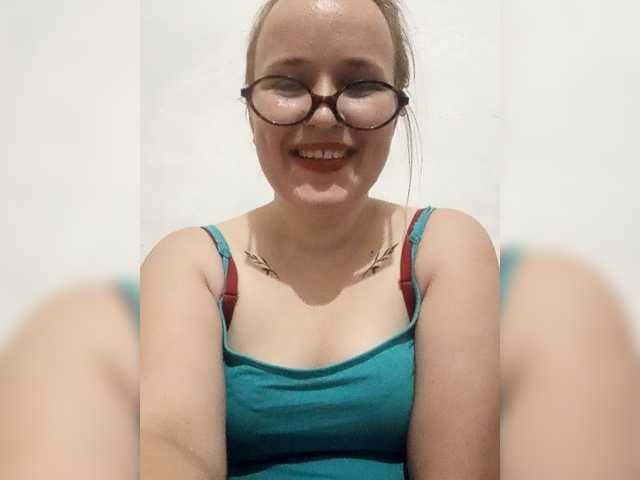 Dana18-1 live cam on BongaCams