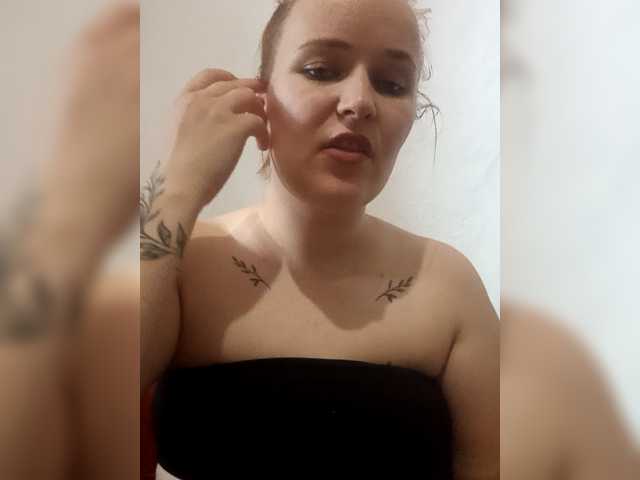 Dana18-1 live cam on BongaCams