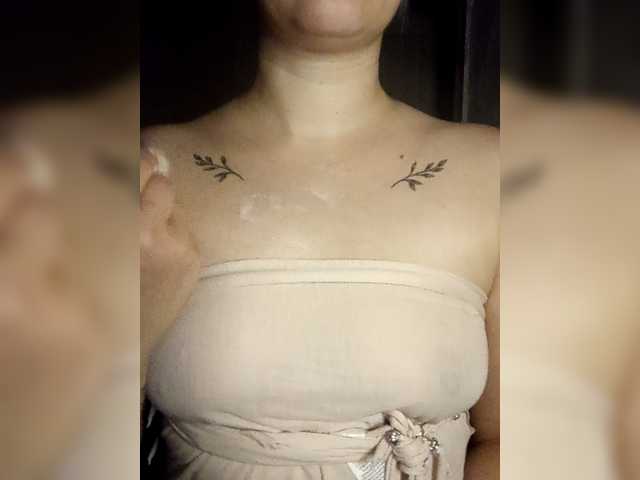 Dana18-1 live cam on BongaCams