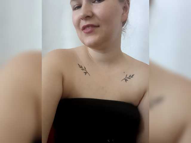 Dana18-1 live cam on BongaCams