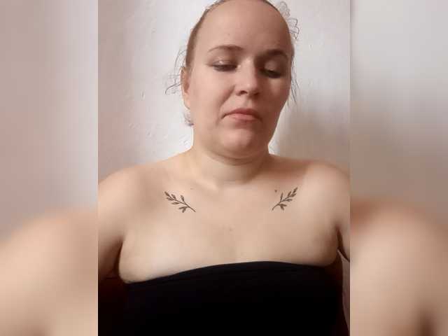 Dana18-1 live cam on BongaCams