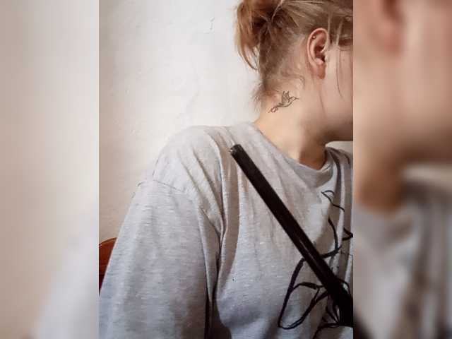 Dana18-1 live cam on BongaCams