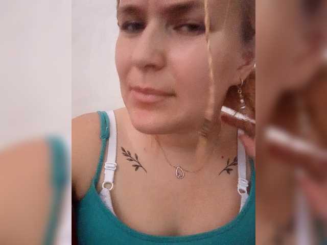 Dana18-1 live cam on BongaCams