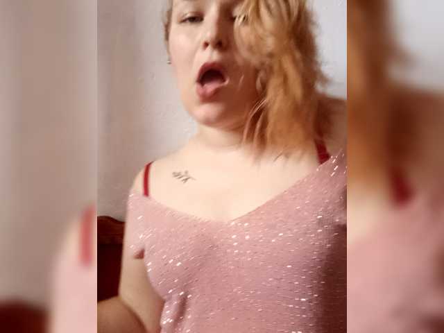 Dana18-1 live cam on BongaCams