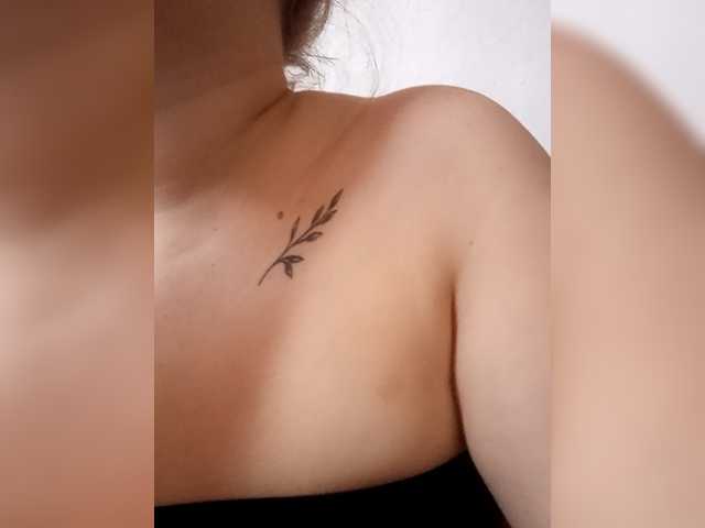 Dana18-1 live cam on BongaCams