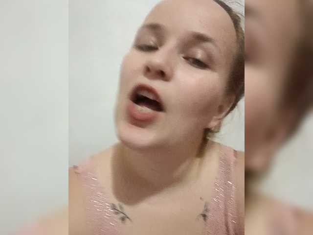 Dana18-1 live cam on BongaCams