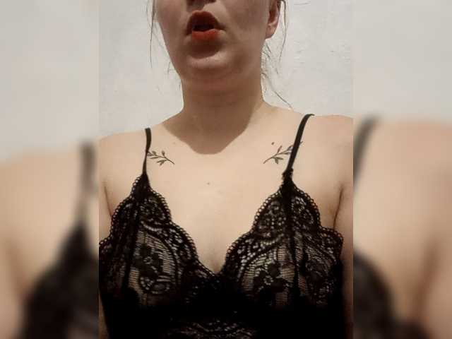 Dana18-1 live cam on BongaCams