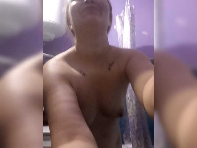 Dana18-1 live cam on BongaCams