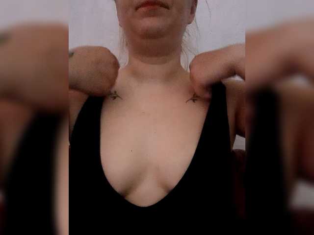 Dana18-1 live cam on BongaCams