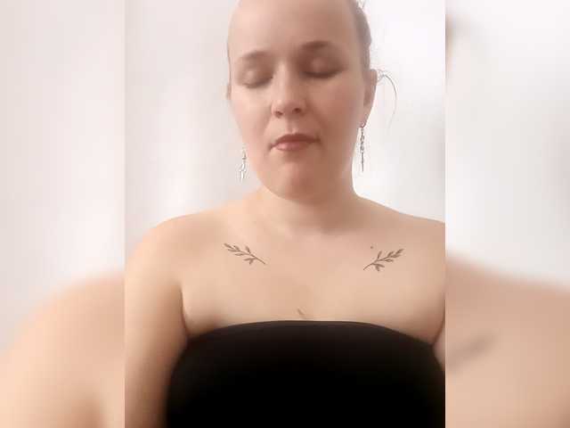 Dana18-1 live cam on BongaCams