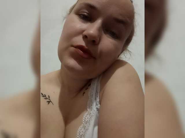 Dana18-1 live cam on BongaCams