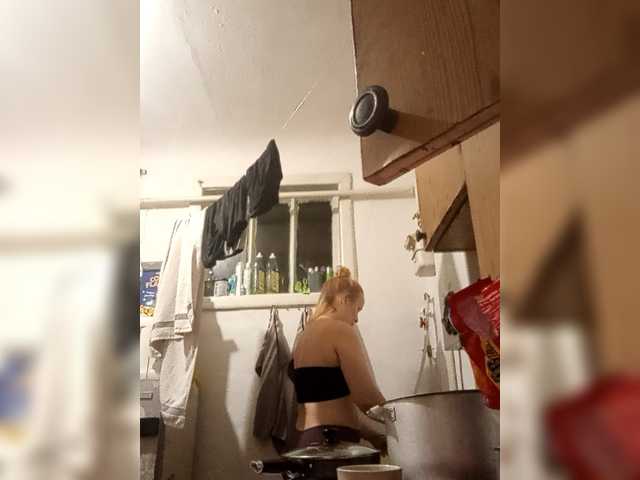 Dana18-1 live cam on BongaCams