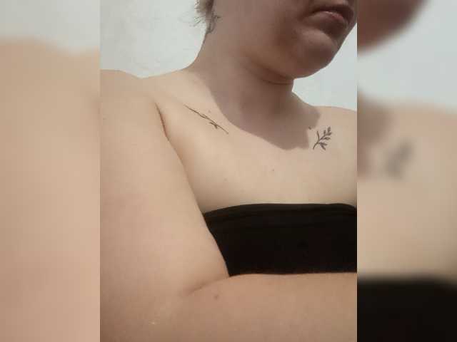 Dana18-1 live cam on BongaCams