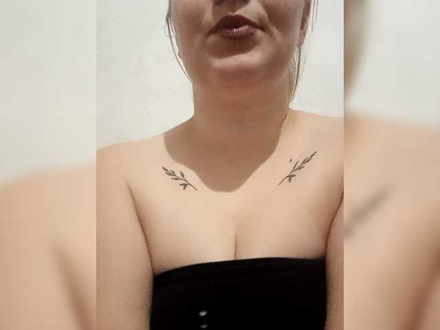 Dana18-1 live cam on BongaCams