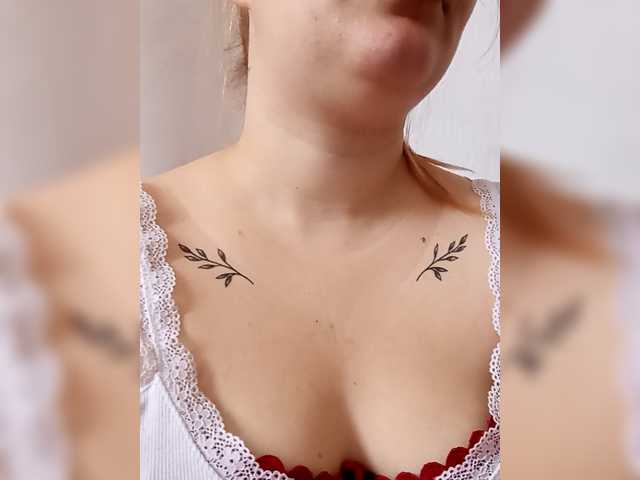 Dana18-1 live cam on BongaCams