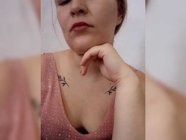 Dana18-1 live cam on BongaCams