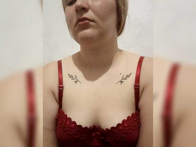 Dana18-1 live cam on BongaCams