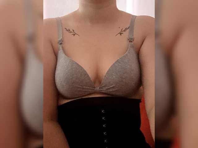 Dana18-1 live cam on BongaCams