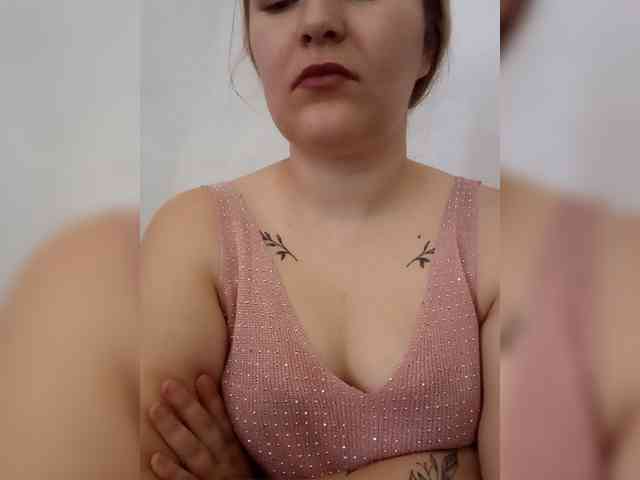 Dana18-1 Live Webcam on BongaCams