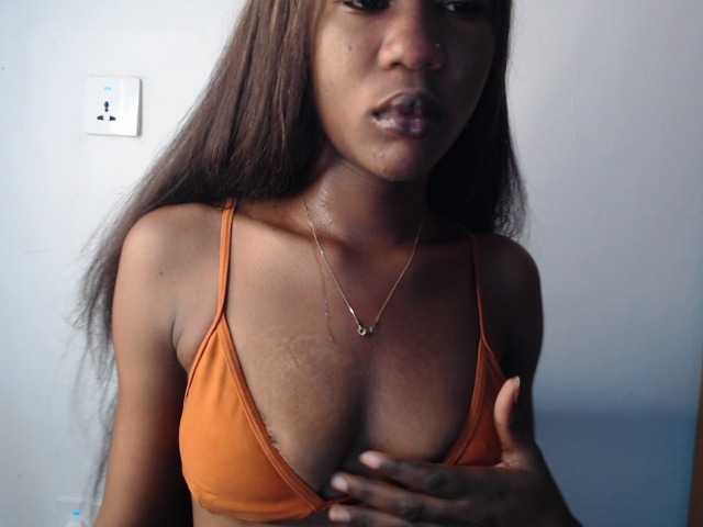 Sexyvian live cam on BongaCams