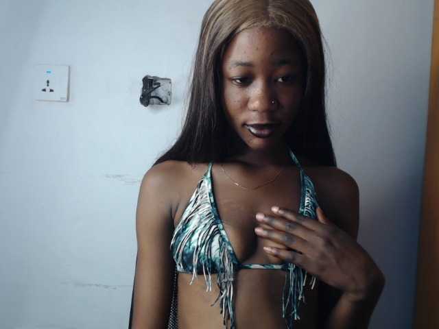 Sexyvian live cam on BongaCams