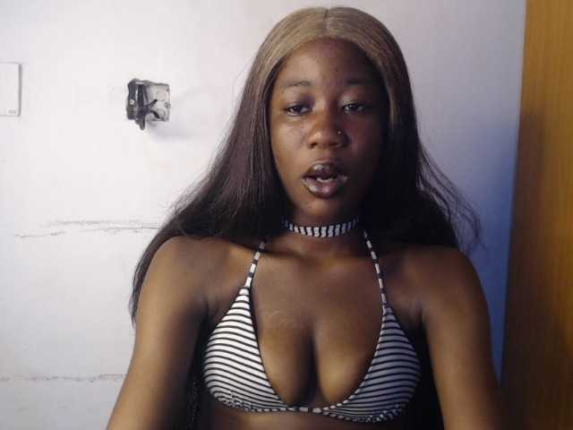 Sexyvian live cam on BongaCams