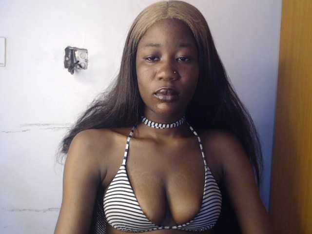 Sexyvian live cam on BongaCams
