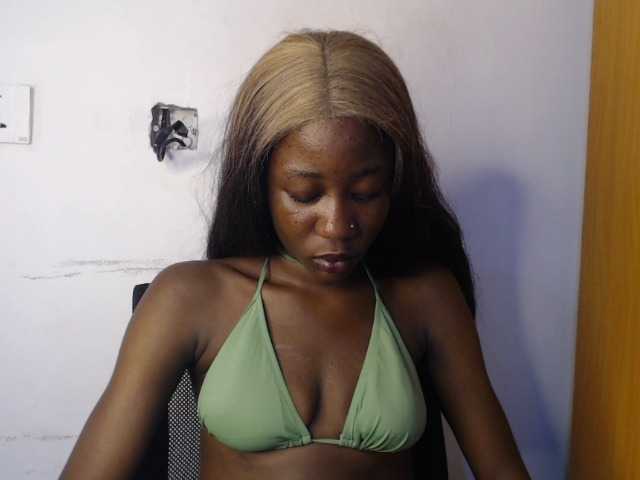Sexyvian live cam on BongaCams