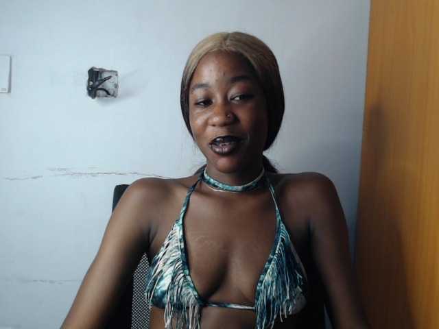 Sexyvian live cam on BongaCams