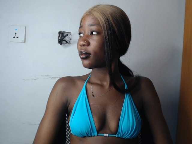 Sexyvian live cam on BongaCams
