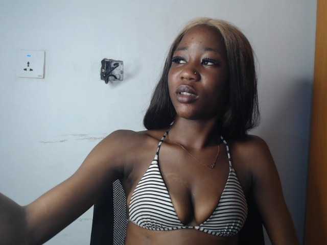 Sexyvian live cam on BongaCams
